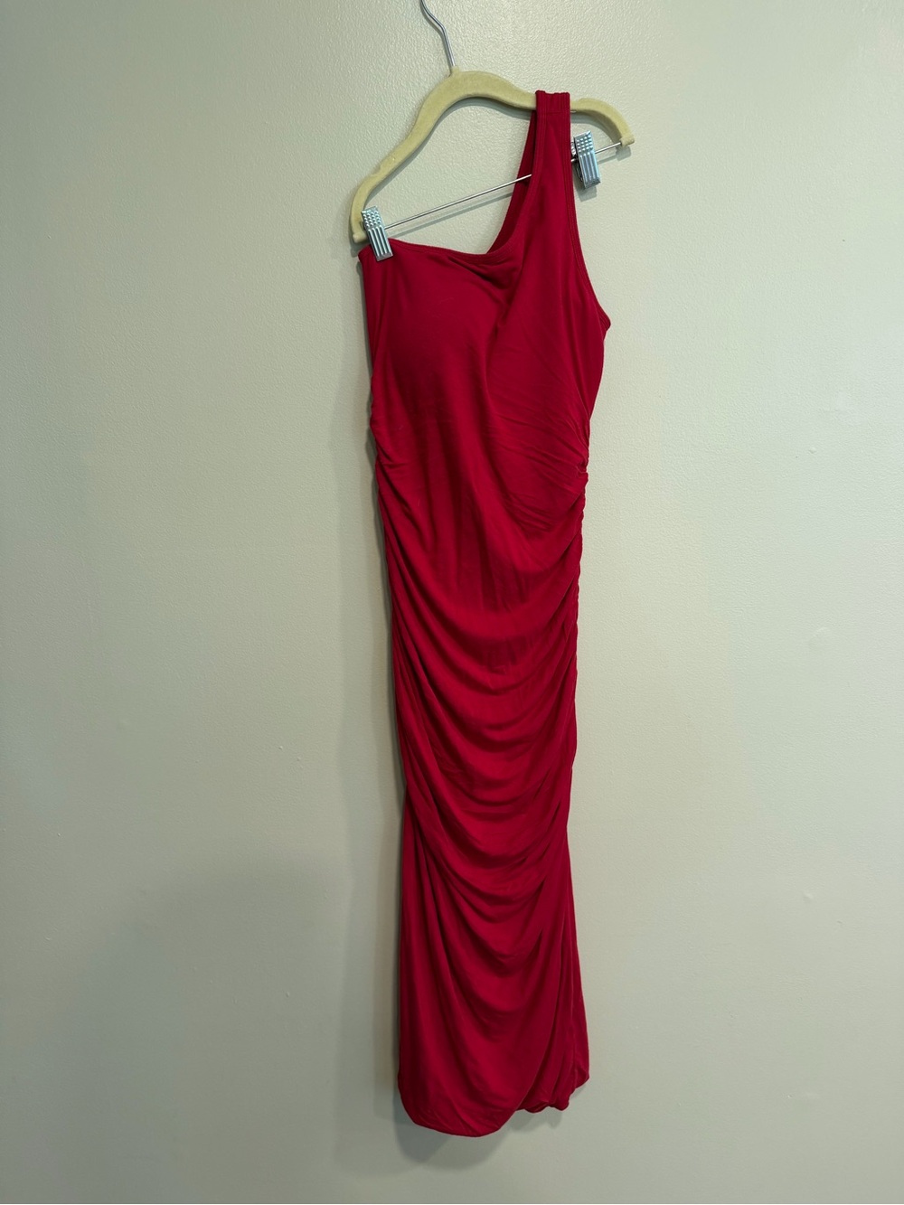 Klassy Network One-Shoulder Red Ruched Gown Medium